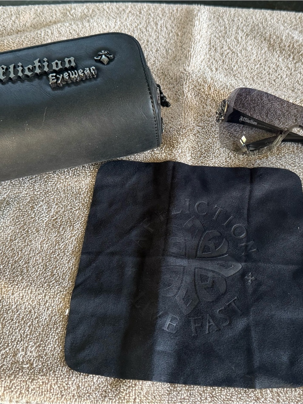 Affliction Women’s Sunglasses with case and Embossed lens cloth